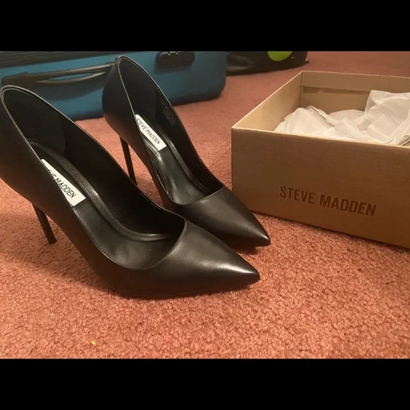 Steve Madden | Shoes | Steve Madden Heels Size 9 Black  display picture 3